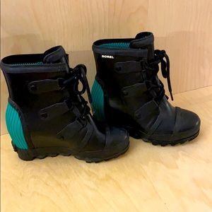 Sorel wedge rain boots